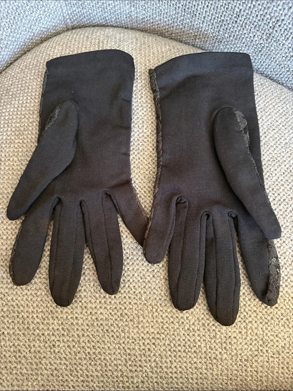 Elegant Black Lace Women's Gloves